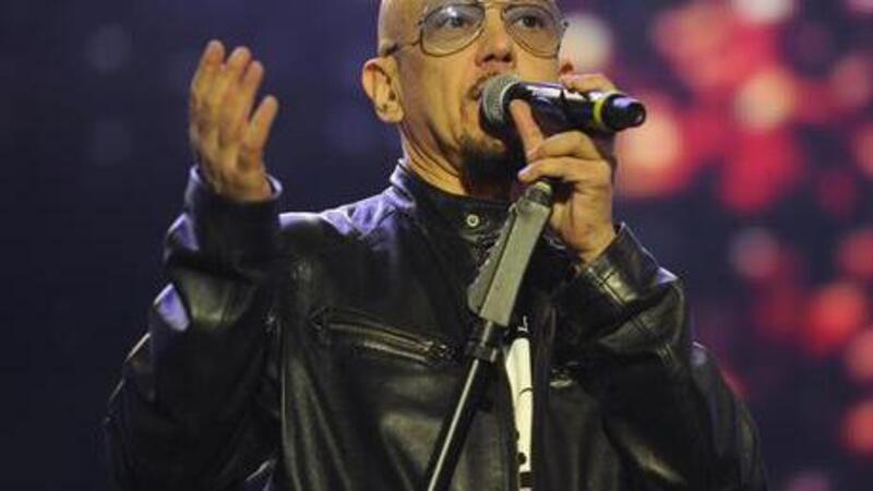 Incidente per Enrico Ruggeri sulla A10: &laquo;400 metri in testacoda&raquo;