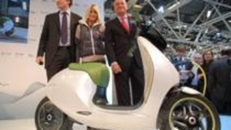 Smart e-scooter al MotorShow di Bologna