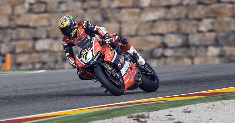 SBK 2016.  Davies in testa nelle prime cronometrate di Aragon 