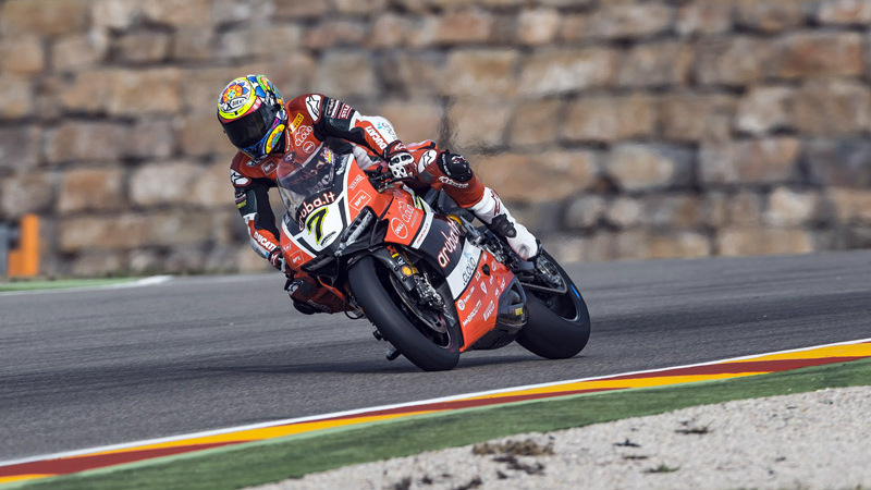 SBK 2016.  Davies in testa nelle prime cronometrate di Aragon 