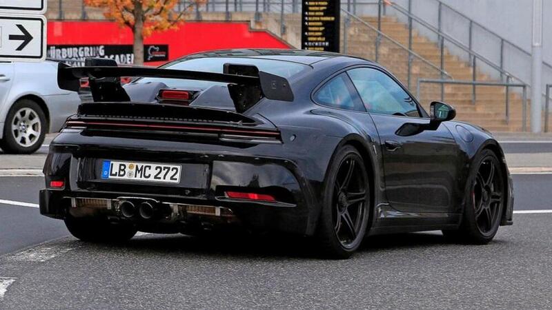 Porsche 992 GT3, ancora aspirata e con il manuale [Video]