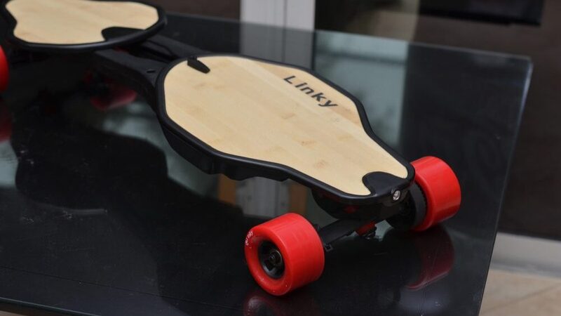 Linky, il primo skateboard elettrico pieghevole