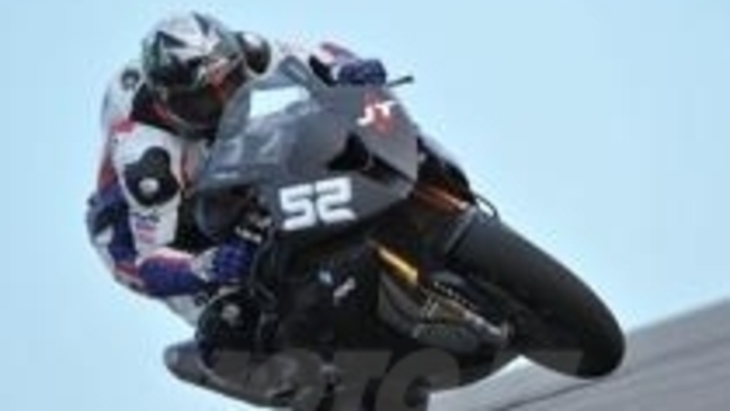 SBK, primo test per il team BMW Italia a Portimao 