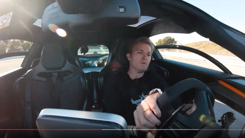 Nico Rosberg al volante della McLaren Senna [Video]