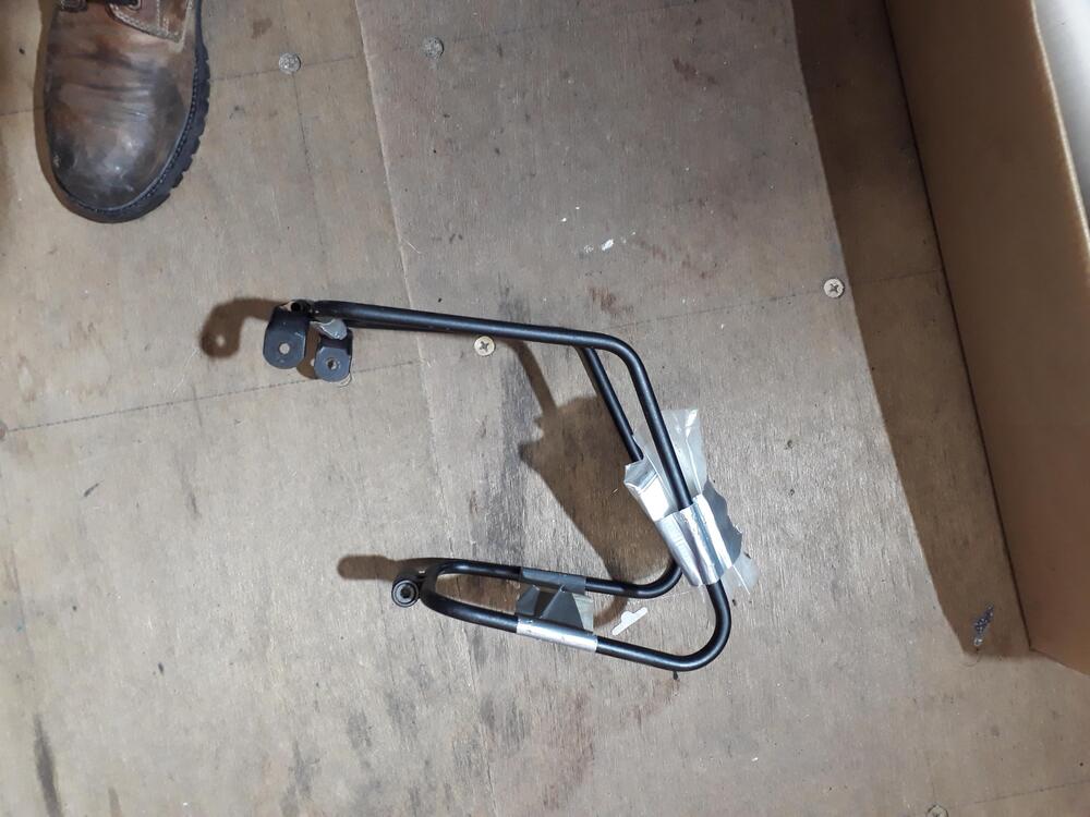 telaietti laterali yamaha mt03 Givi (2)