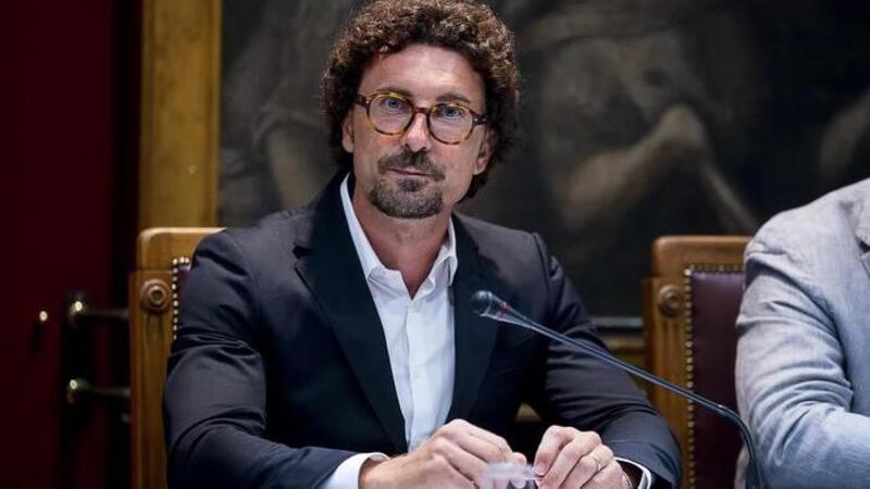 TAV, Toninelli: &laquo;Chi se ne frega di andare a Lione&raquo;