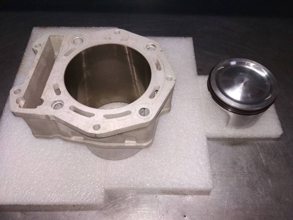 Cilindro + Pistone completo Piaggio 500 (1A001833)