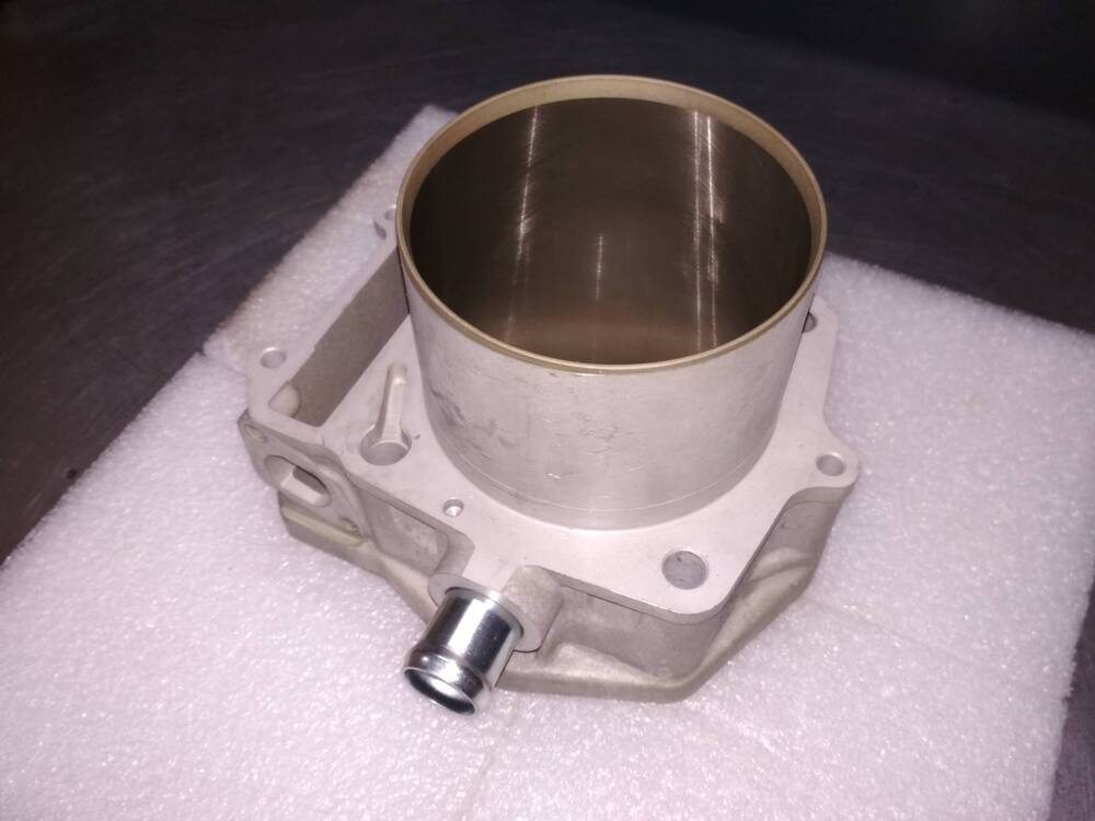 Cilindro + Pistone completo Piaggio 500 (1A001833) (2)
