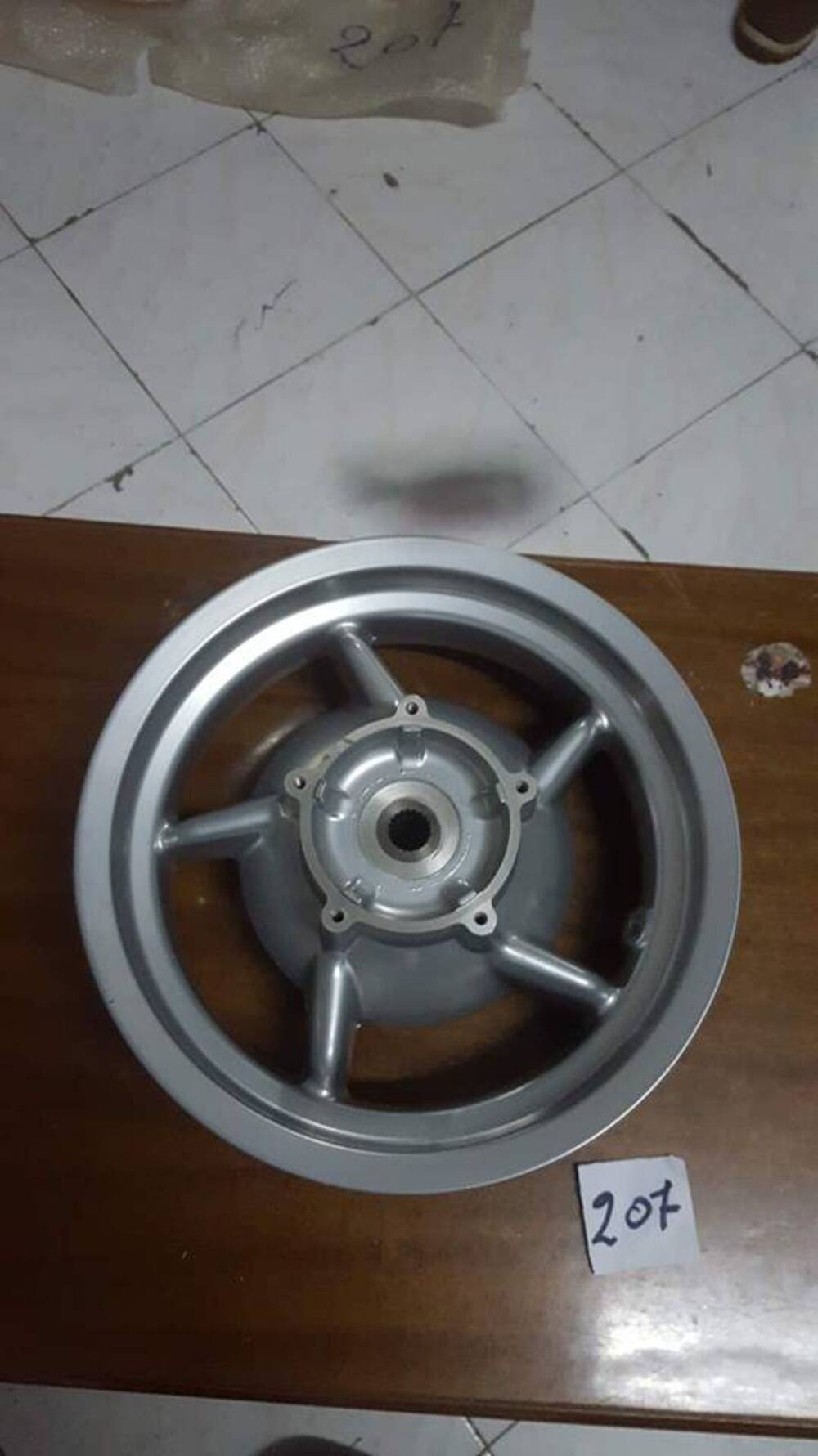 RUOTA POST. NUDA LEONARDO ST 250 Aprilia