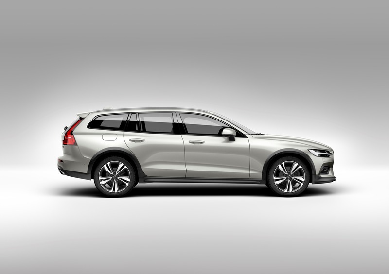 Volvo V60 Cross Country (2018-24) (2)