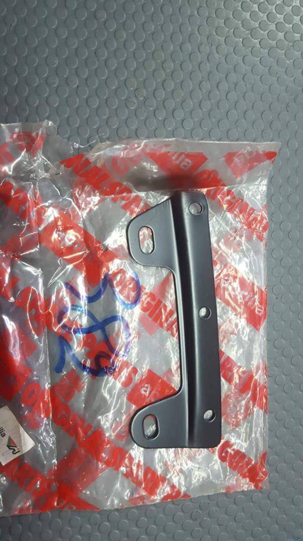 SUPPORTO SCUDO ANT. DX SR 50 SR 50 H2O 1993 1996 Aprilia