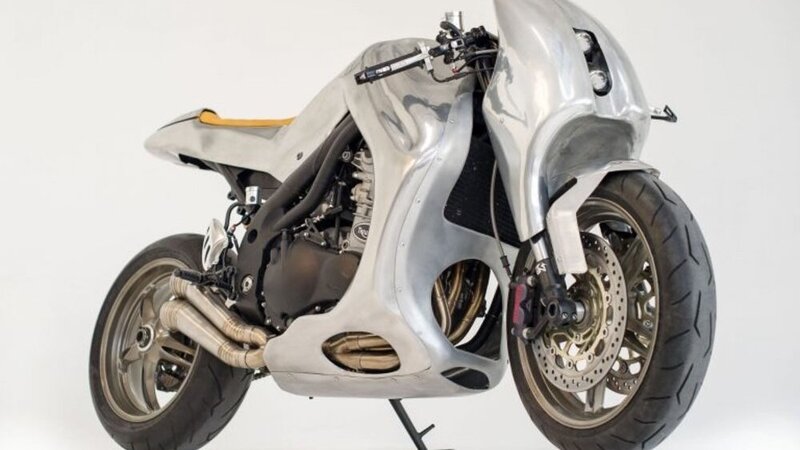 Triumph Speed Triple: una creazione bizzarra di Metalbike Garage