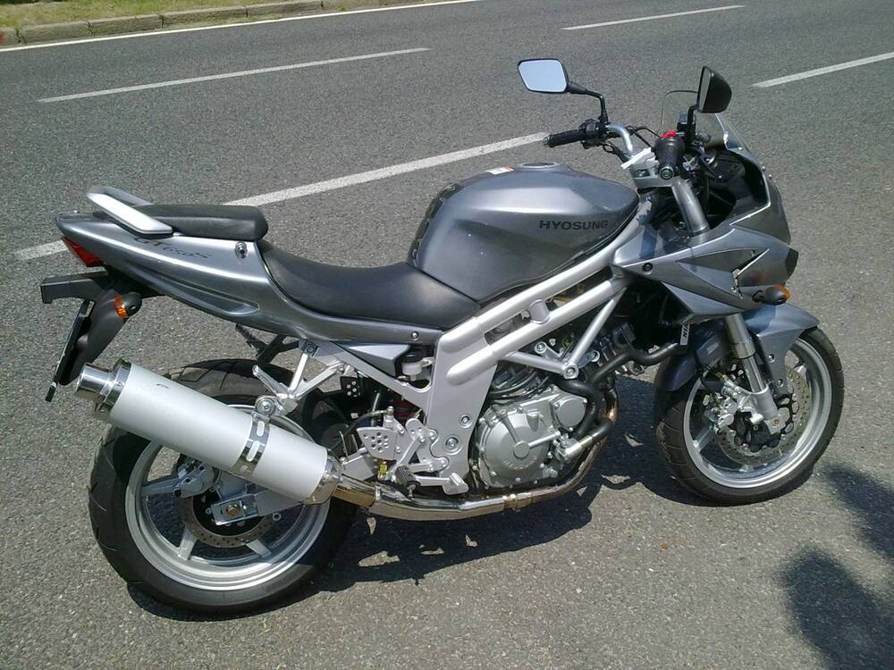 Hyosung Comet GT 650 R (2005 - 16) (2)