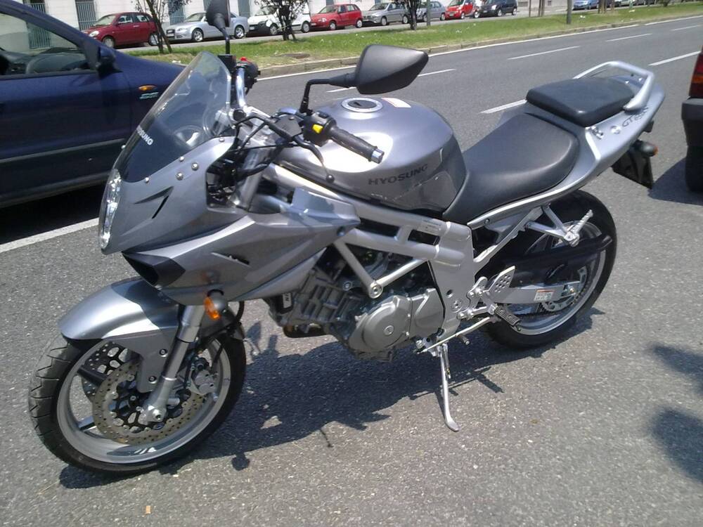 Hyosung Comet GT 650 R (2005 - 16) (3)