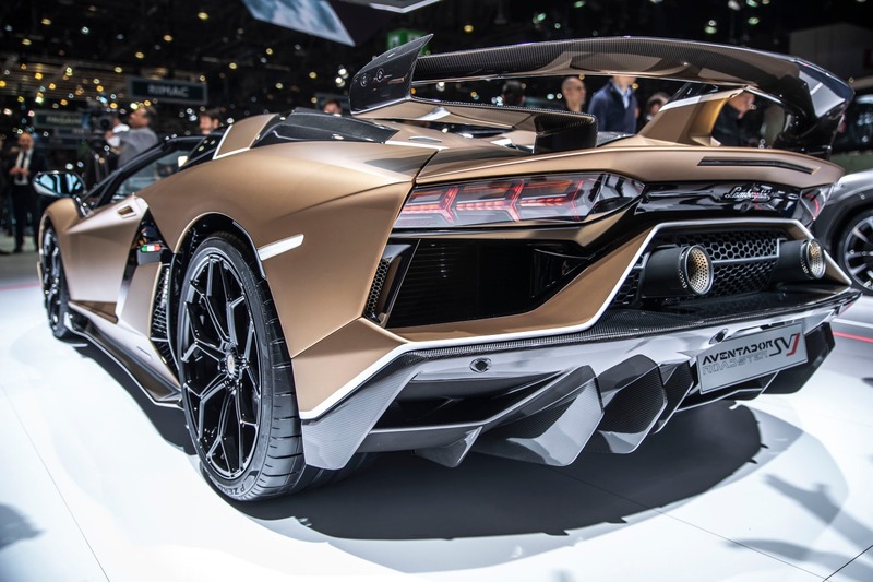 La nuova Lamborghini Aventador SVJ Roadster