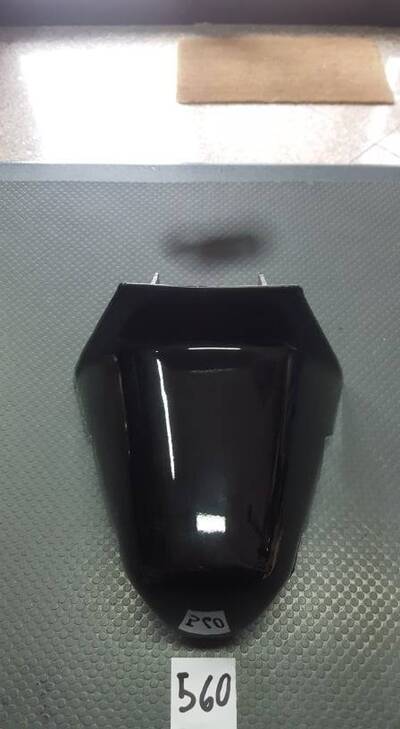 PUNTALE SELLA NERO LUCIDO SR 50 125 150 Aprilia