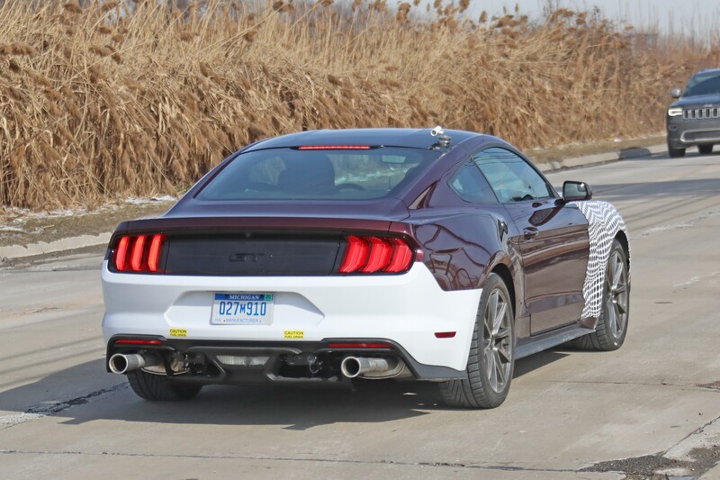 La parte posteriore della ford Mustang Hybrid