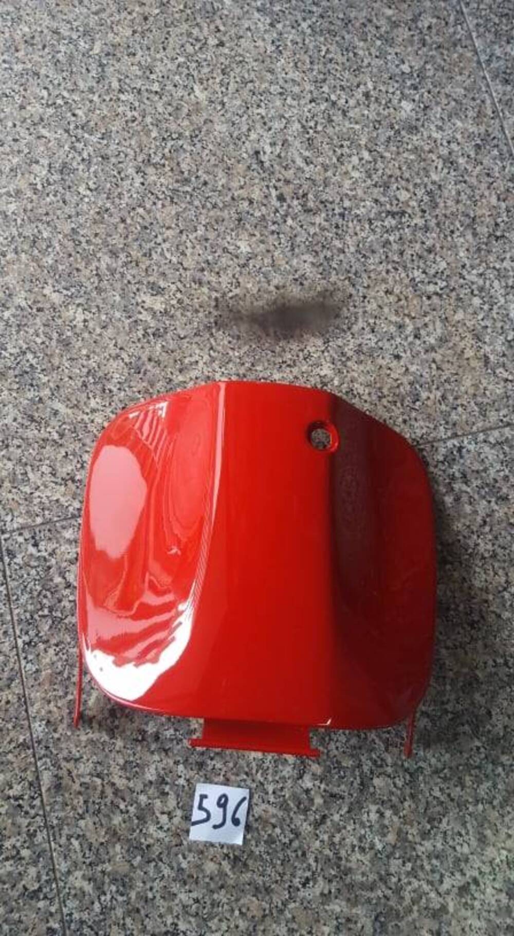SPORTELLO PORTAOGGETTI ROSSO SCARABEO 50 Aprilia