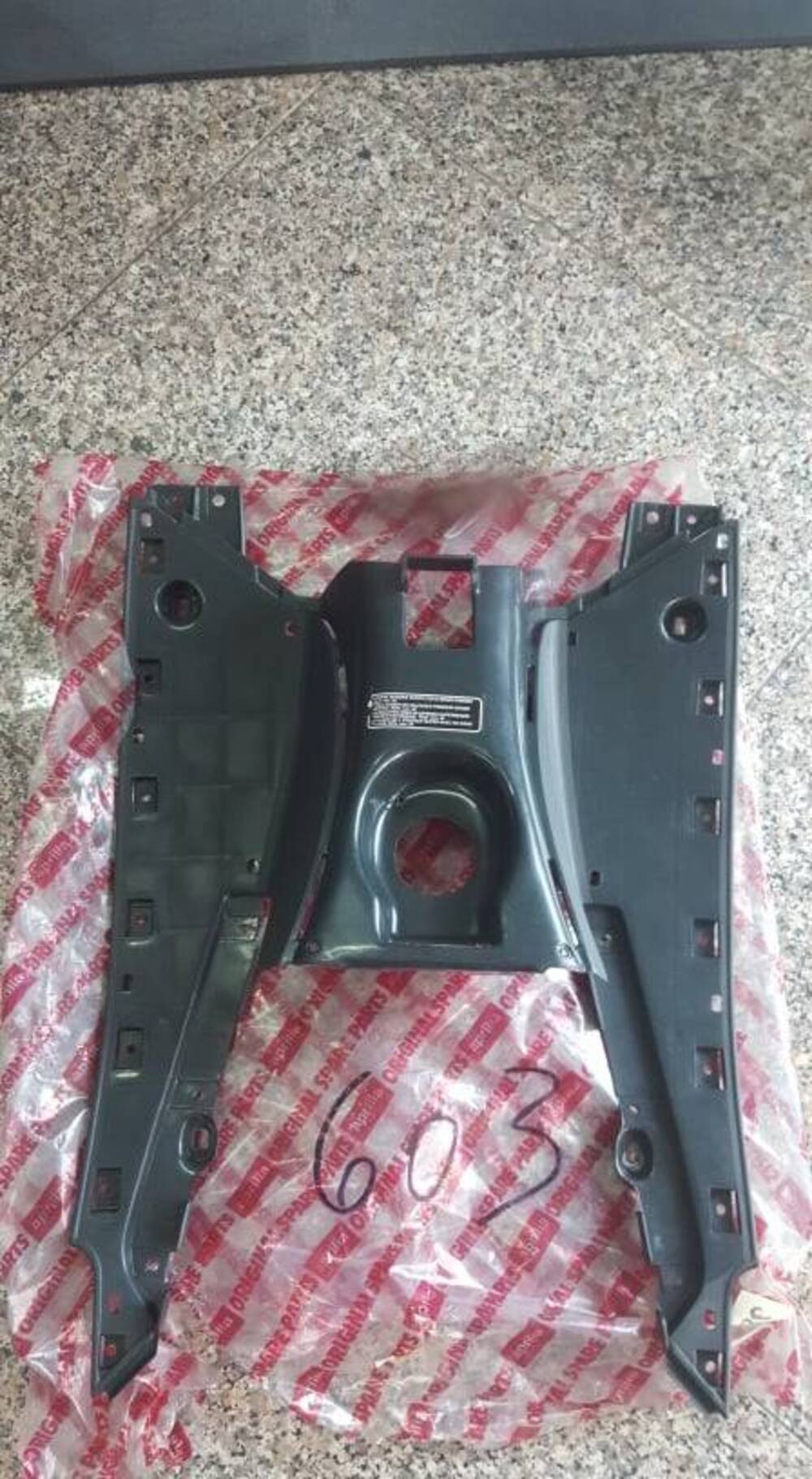 PIANALE POGGIAPIEDI GRIGIO LEONARDO 125 1999 2002 Aprilia