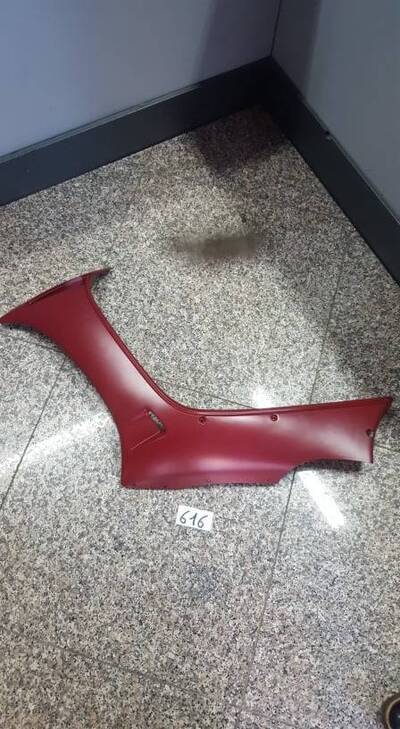 CARENA CENTRALE SX ROSSA SR 50 1994 1996 Aprilia