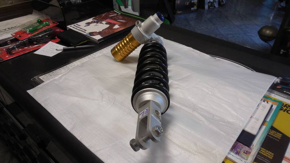 SOSPENSIONE POSTERIORE APRILIA RXV 450/550 Sachs (2)