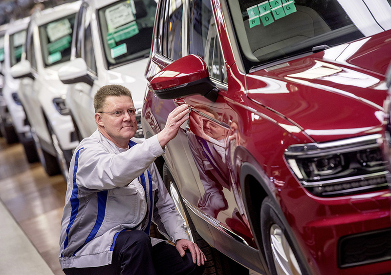 Volkswagen taglier&agrave; 7.000 posti di lavoro