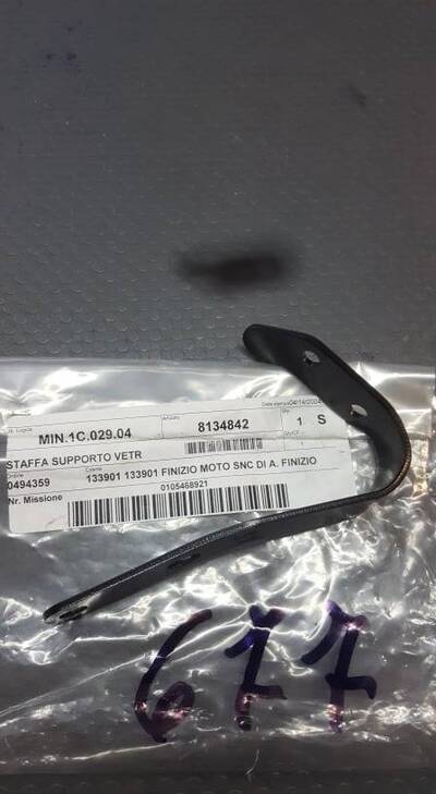 STAFFA SX SUPPORTO VETRO CUPOLINO LEONARDO 125 150 Aprilia