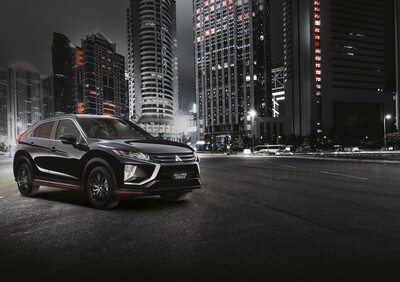 Mitsubishi Eclipse Cross Knight, look dark