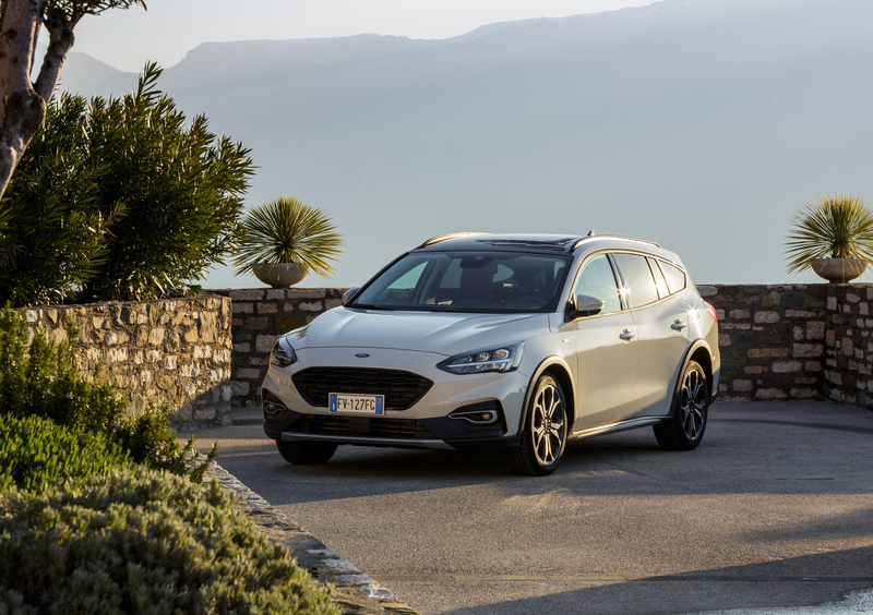 Ford Focus Active 2019, gamma completa e... pi&ugrave; alta