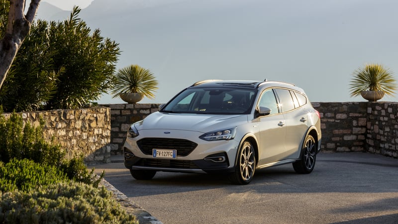 Ford Focus Active 2019, gamma completa e... pi&ugrave; alta