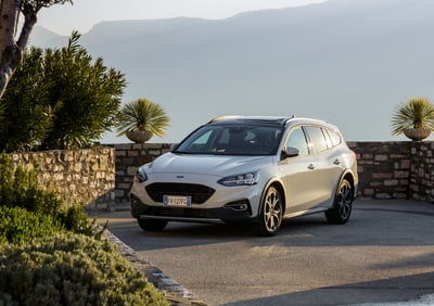 Ford Focus Active 2019, gamma completa e... più alta