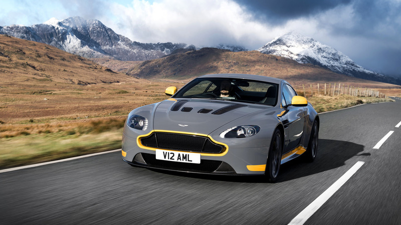 Aston Martin V12 Vantage S 2017: finalmente il manuale!