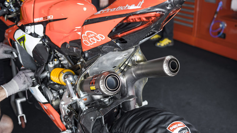 SBK 2016. Akrapovic mette le ali alla Panigale 