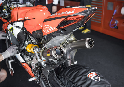 SBK 2016. Akrapovic mette le ali alla Panigale 