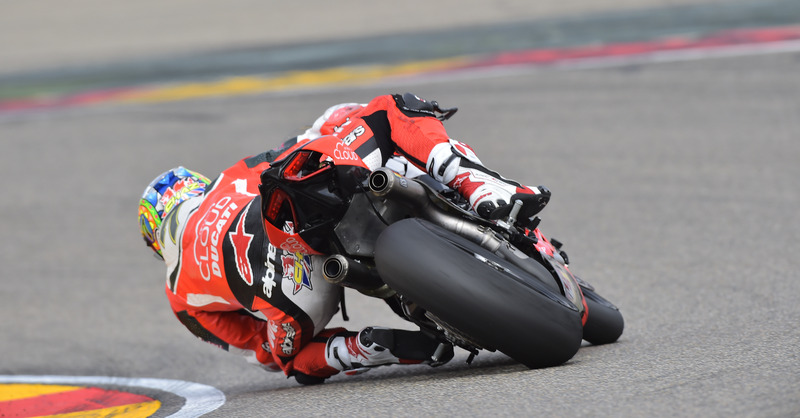 SBK 2016. Akrapovic mette le ali alla Panigale 