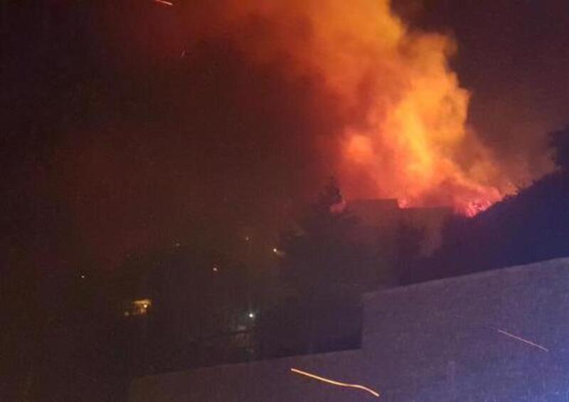 Incendio a Cogoleto, chiuso tratto della A10