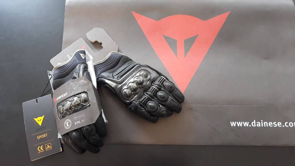 GUANTI MOTO CARBON D1 SHORT NERI Dainese