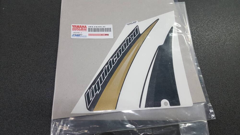 ADESIVO LIQUIDCOOLED YAMAHA AEROX 1BXF83993000