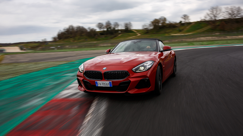 BMW Z4 2019, la roadster di lusso per la strada e la pista [Video]