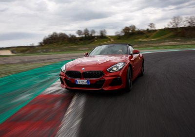 BMW Z4 2019, la roadster di lusso per la strada e la pista [Video]