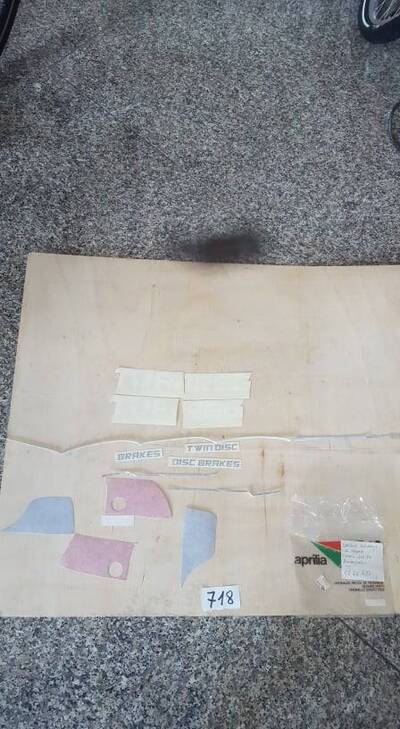 SERIE ADESIVI TUAREG 125 Aprilia