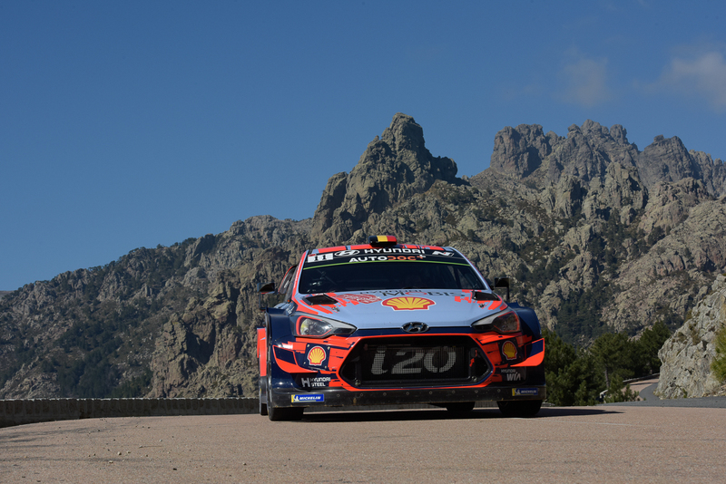 Thierry Neuville in azione in Corsica