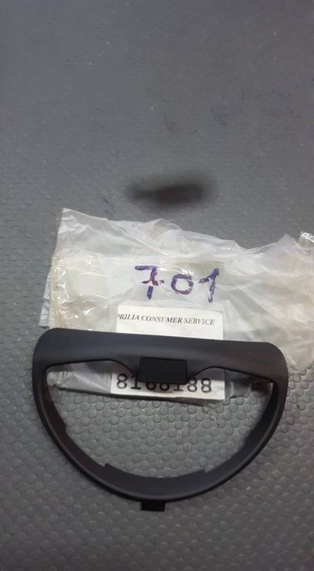 CORNICE MASCHERINA GRIGIA SCARABEO 125 150 200 Aprilia