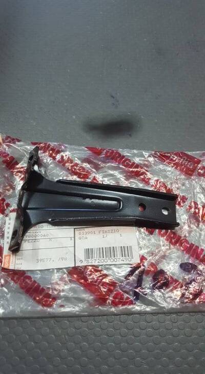 SUPPORTO FANALE ANT. AREA 51 Aprilia