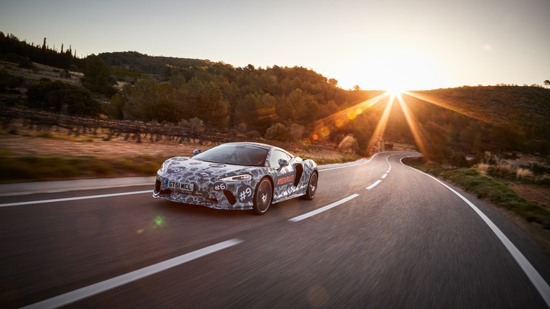 McLaren Grand Tourer, le foto del muletto