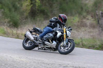 BMW R 1250R. Alternativa sportiva