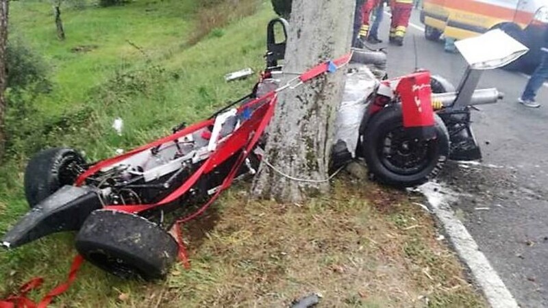 Cronoscalata Cortona Camucia, Dramma in gara: auto storica contro albero e muore il pilota