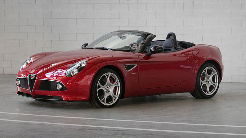 FCA vende due Alfa Romeo 8C Competizione e Spider