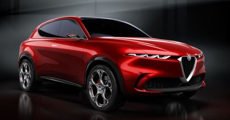 L&rsquo;Alfa Romeo Tonale &egrave; Milano: esposto al Salone del Mobile il nuovo SUV ibrido tricolore