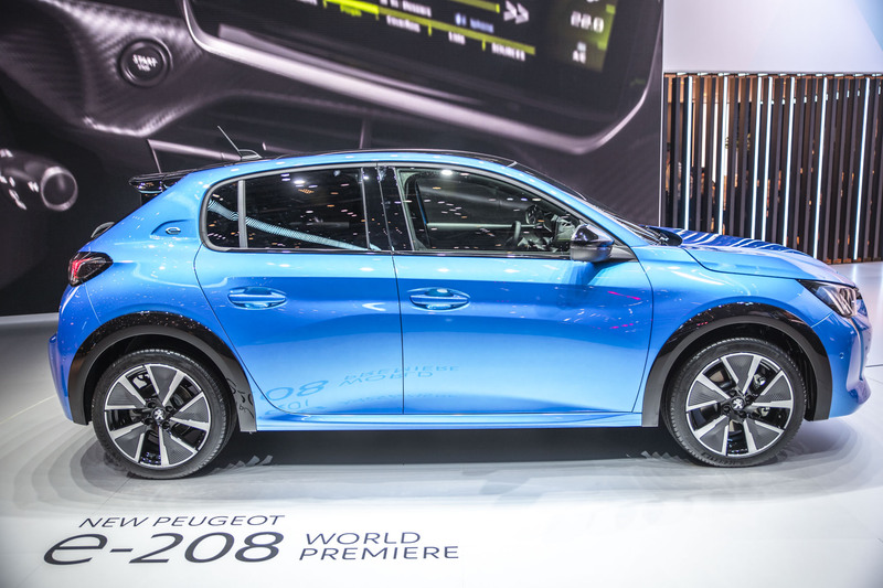 La Peugeot e-208 al Salone di Ginevra 2019